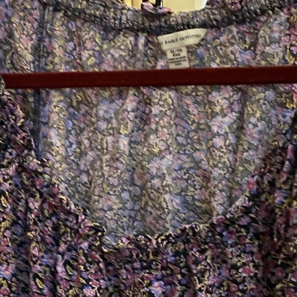 American Eagle top with ruffled sleeves. Soooo soft. - Picture 3 of 3